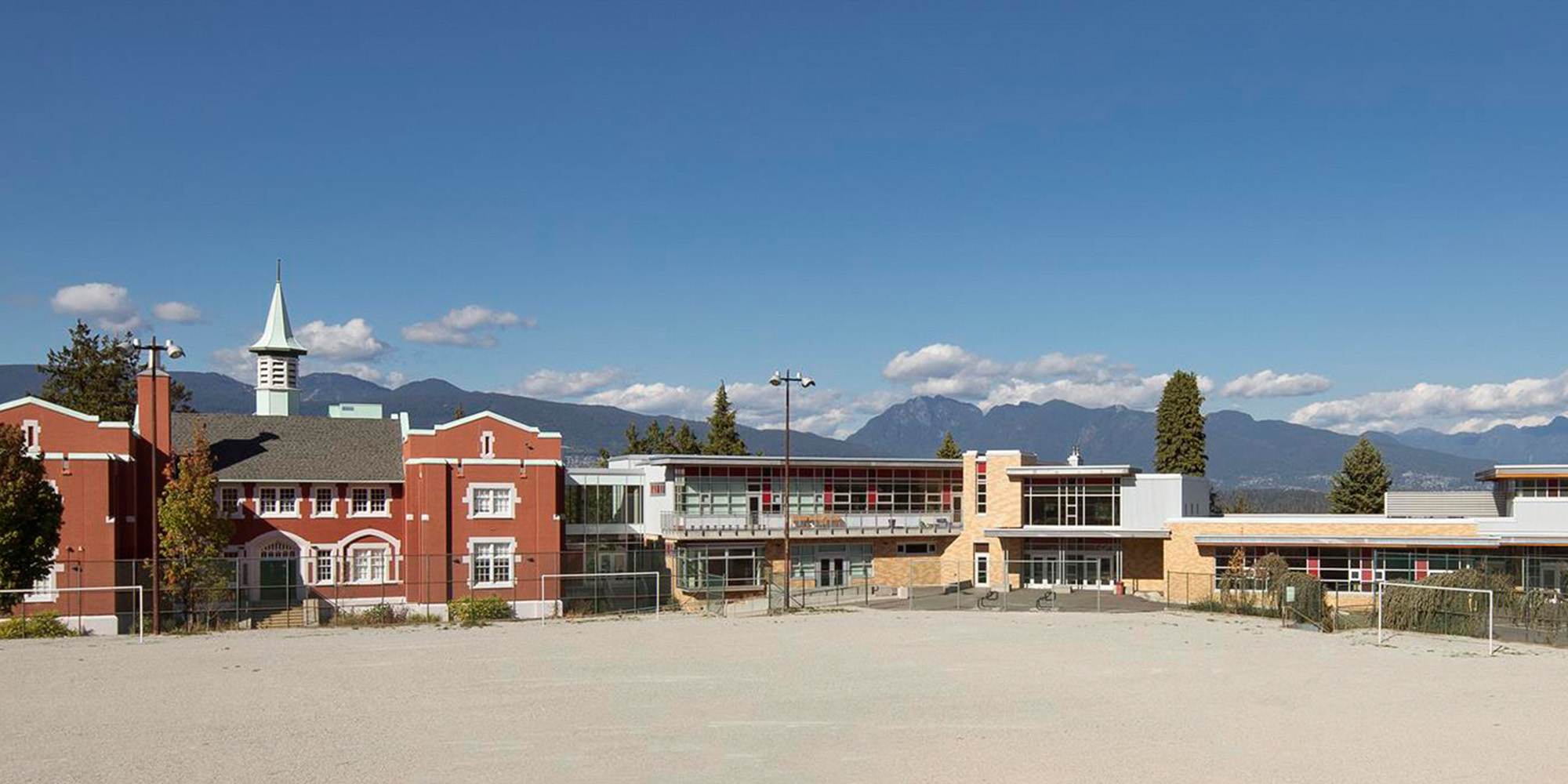 Exterior of Queen Mary Elementary School in Vancouver